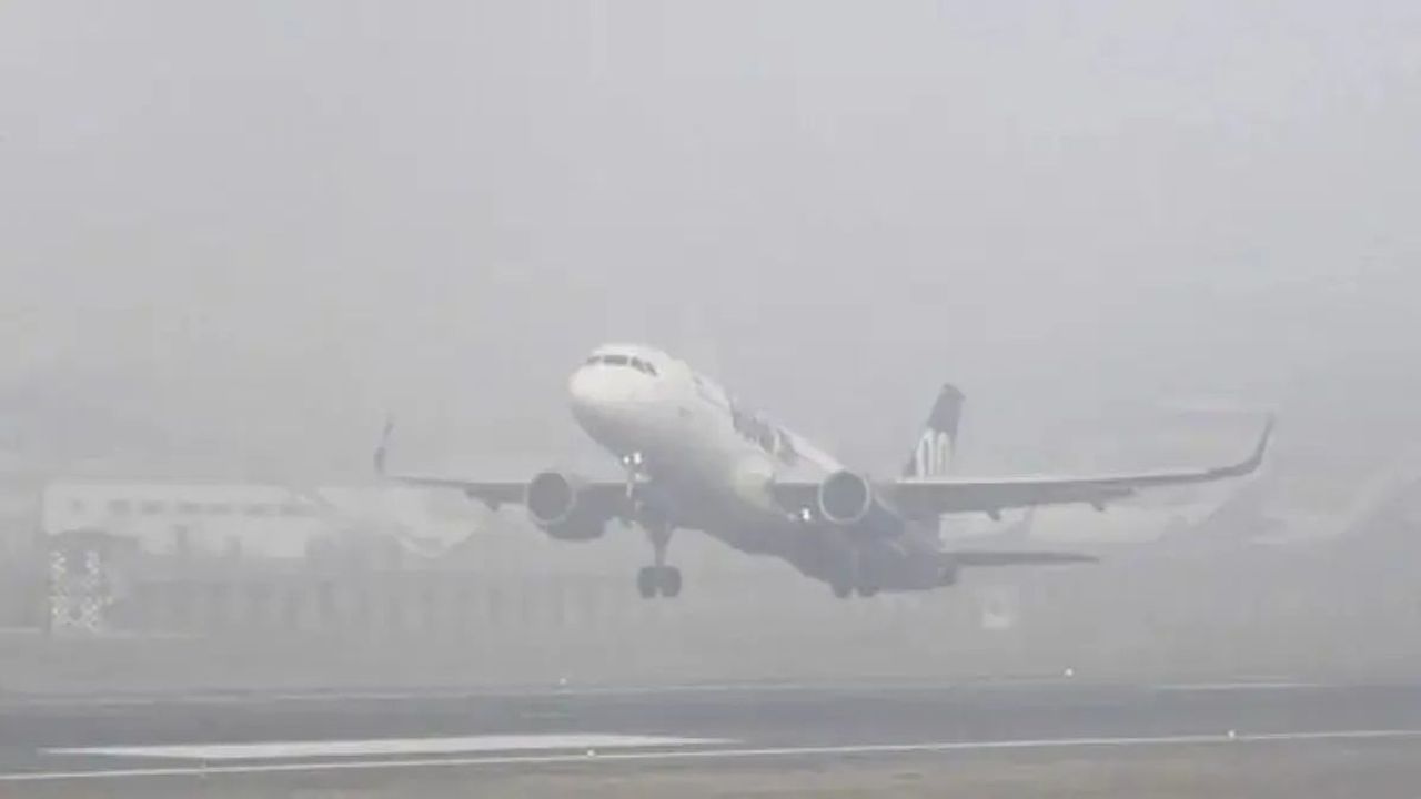 5 flights diverted at Delhi airport due to bad weather conditions 2