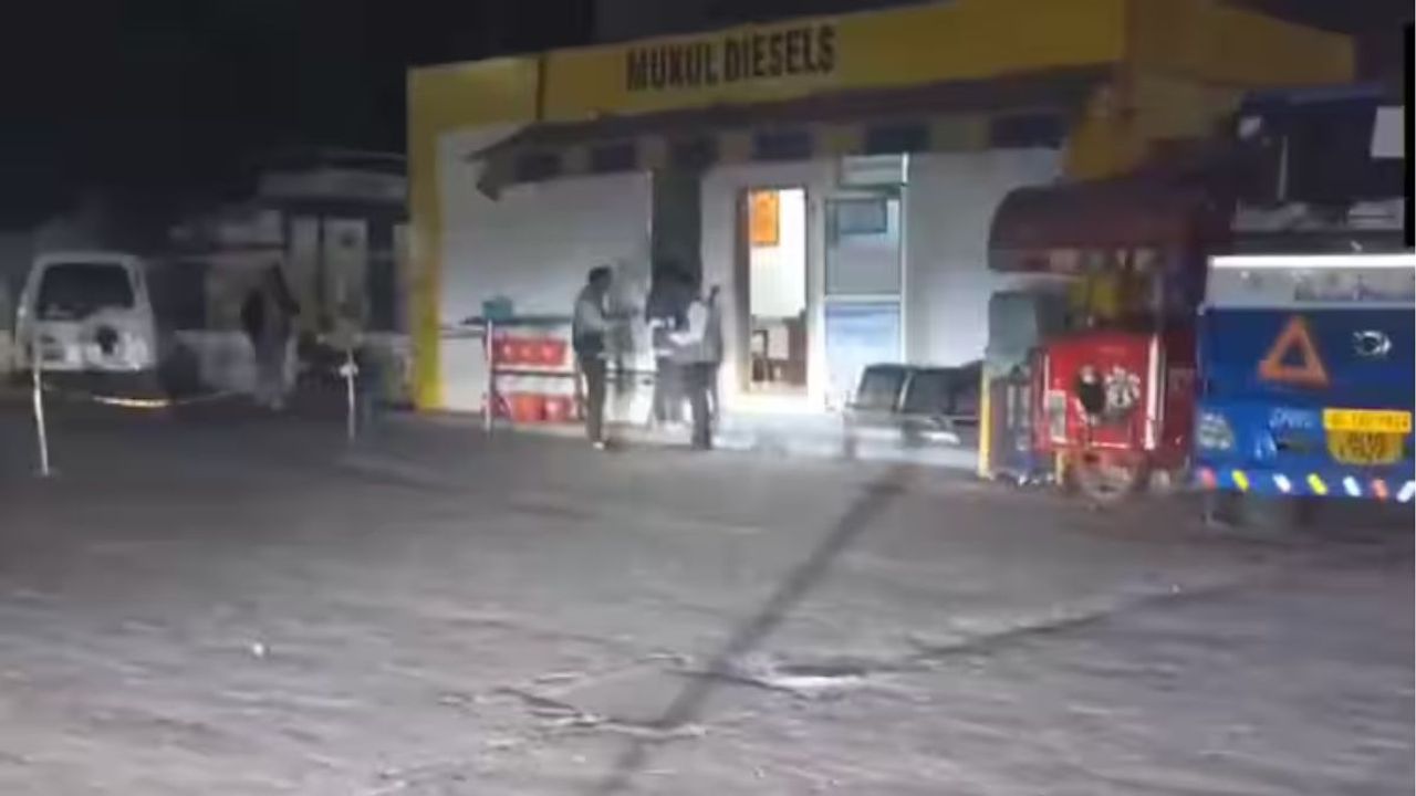 Employee injured in firing at petrol pump in Delhi's Gokulpuri 2