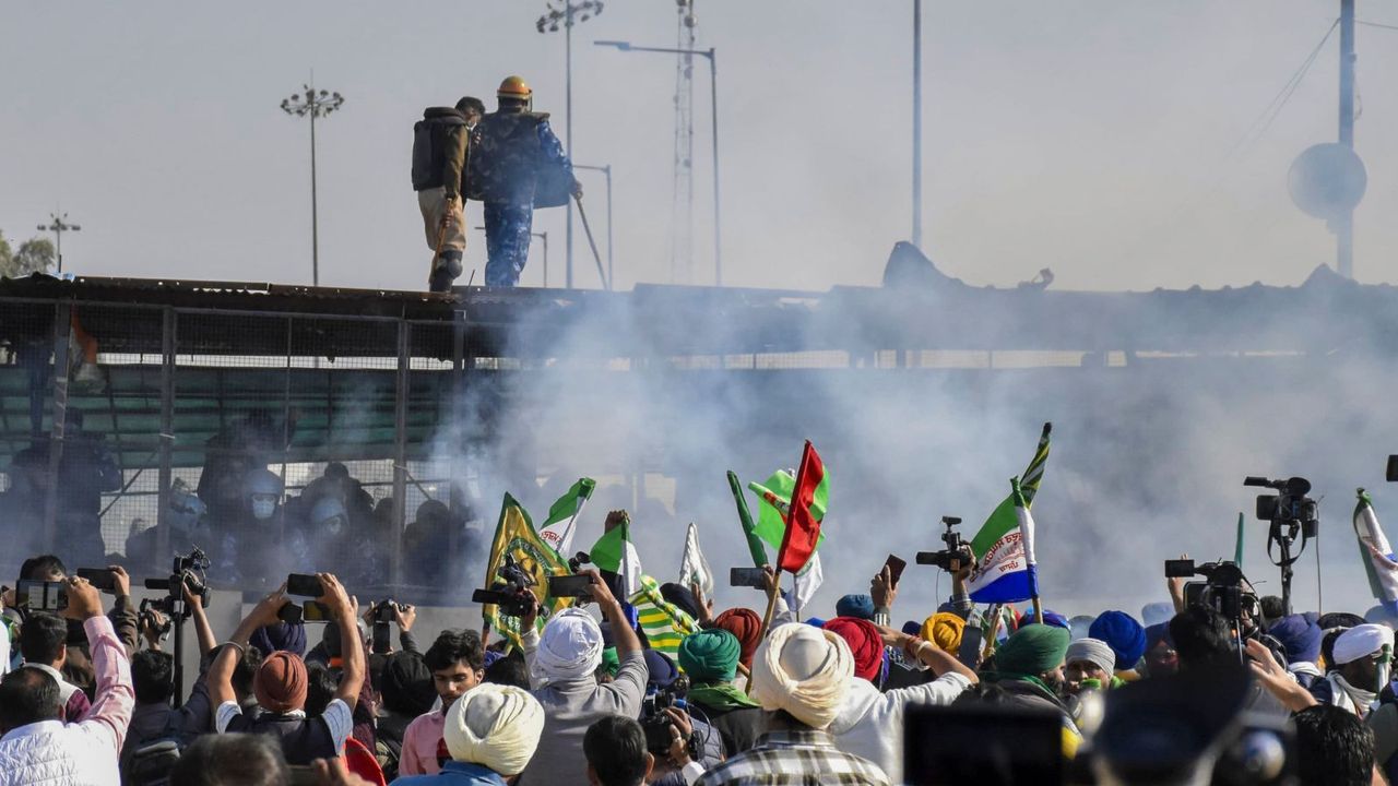 Farmers suspend march for day after 'jatha' stopped at Shambhu border 2