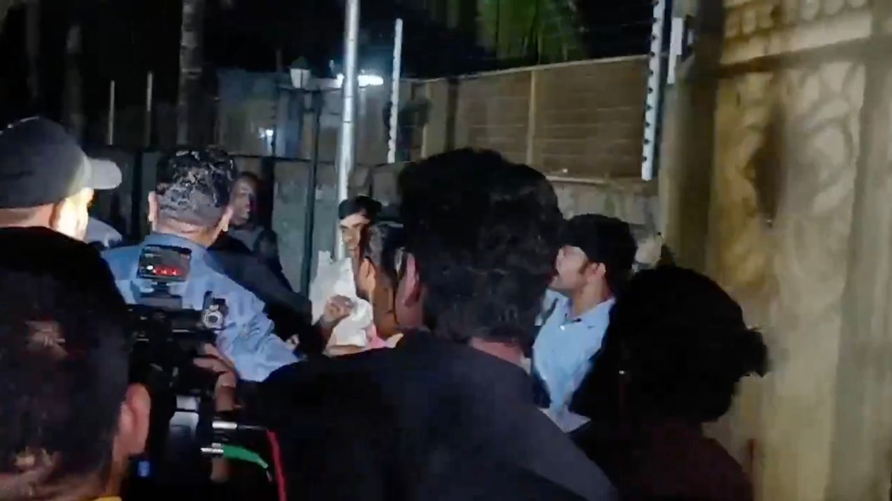 Clashes at actor Mohan Babu's Hyderabad home over son's entry attempt 2