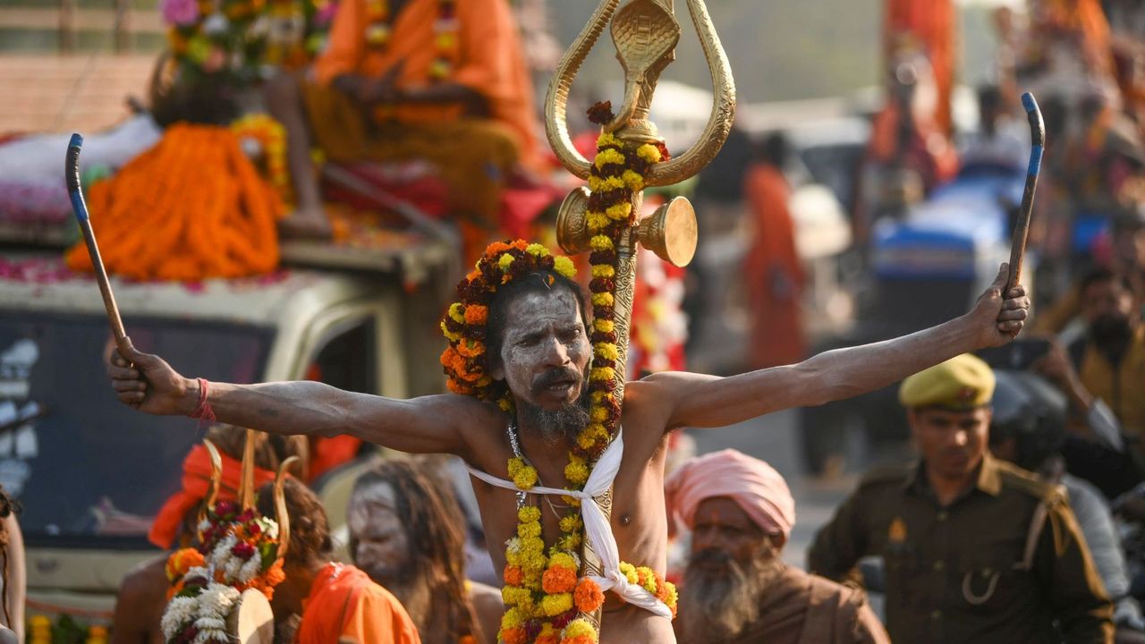 Maha Kumbh 2025: 50,000 police personnel to ensure safety of pilgrims 2