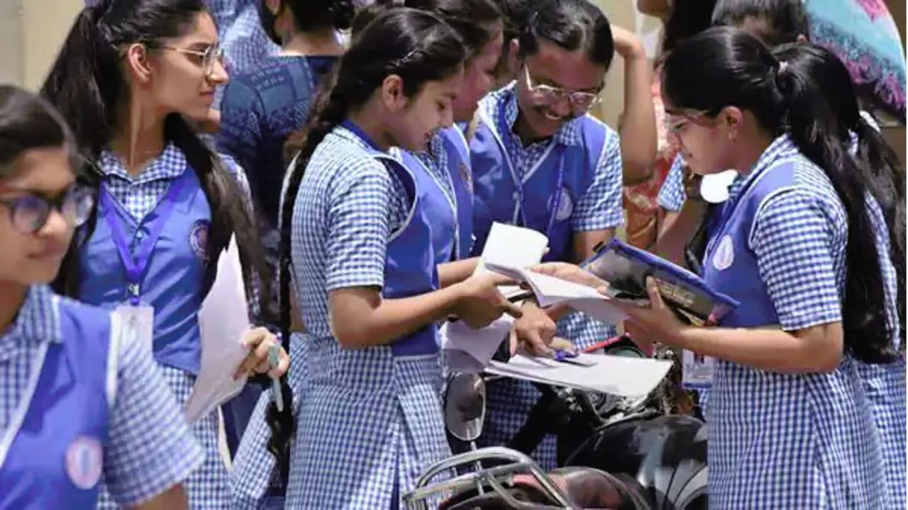 Centre scraps 'no-detention policy' for classes 5 and 8 students 2