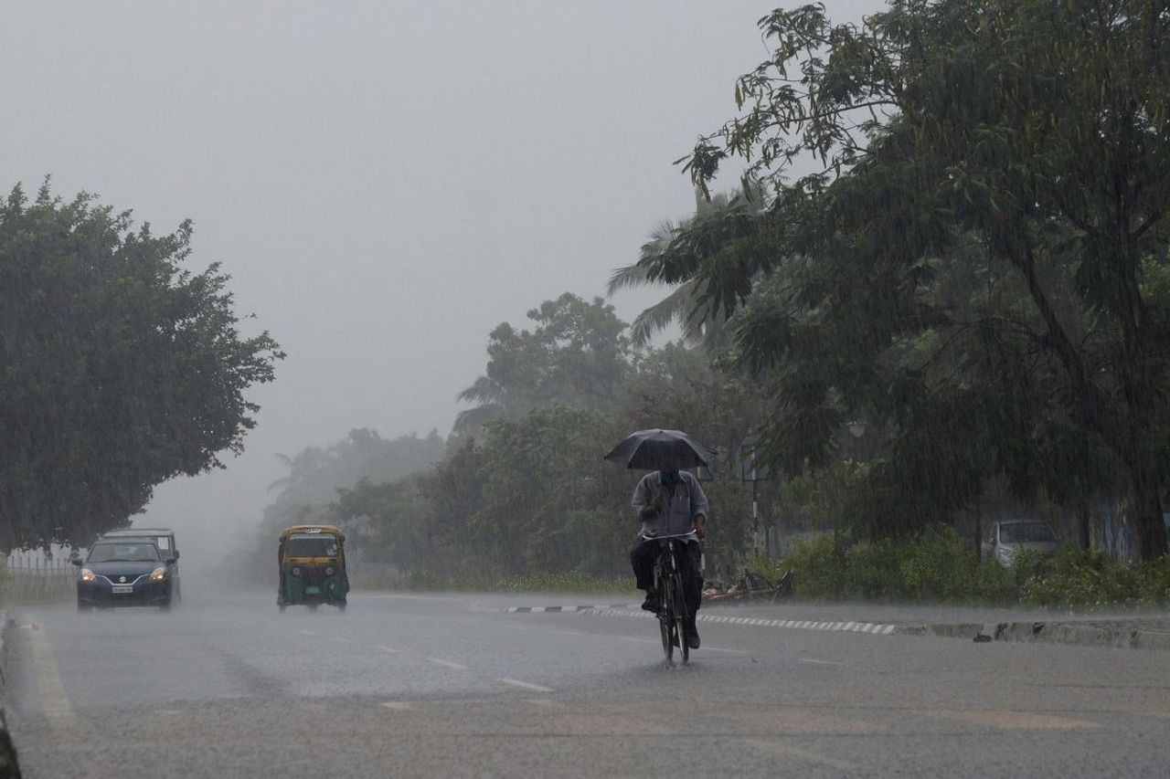 Light rain, cloudy weather in Odisha as deep depression forms in Bay of Bengal 2