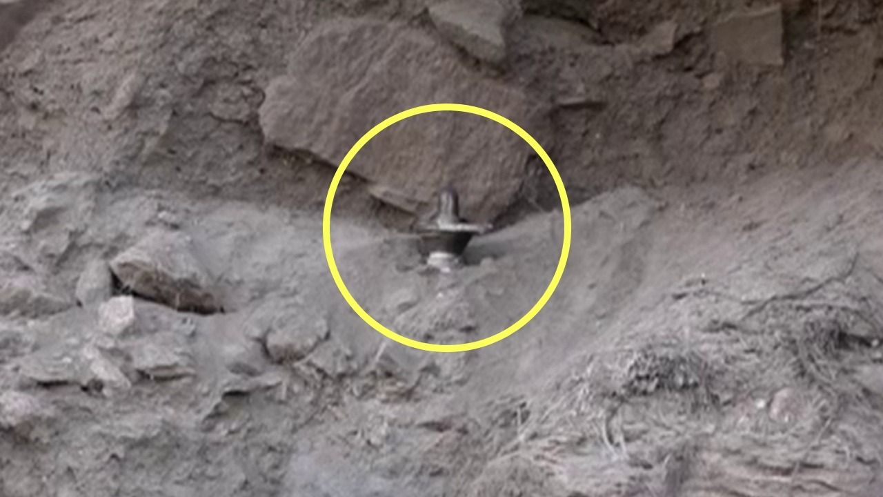 ಲಕ್ಕುಂಡಿ ಉತ್ಖನನ ಜಾಗದಲ್ಲಿ ಹಾವು ಹಾಗೂ ಶಿವಲಿಂಗ ಪ್ರತ್ಯಕ್ಷ..!