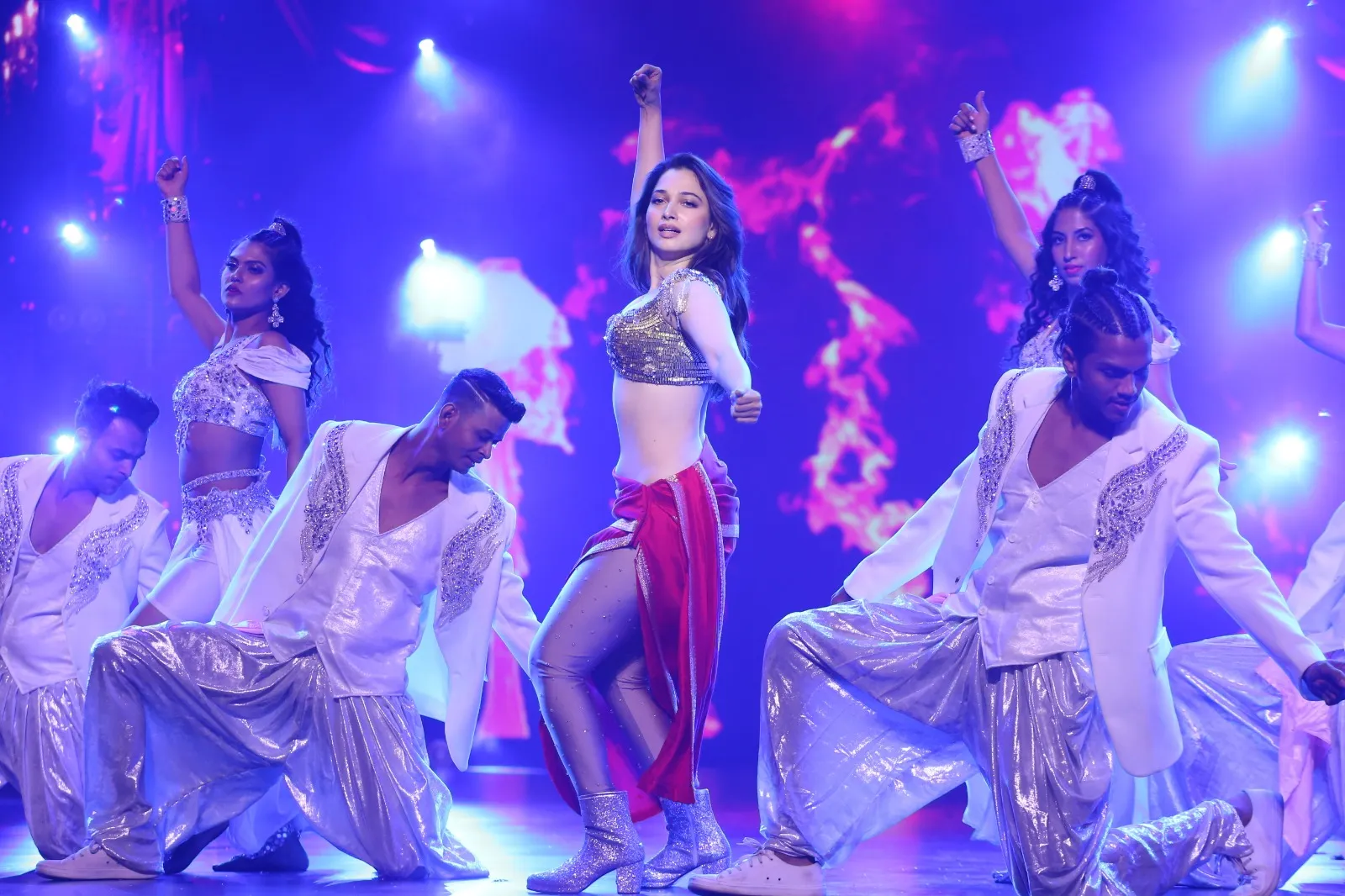 Tamannaah Bhatia energetic and graceful performance is a beautiful salute to Bollywood dancing icons