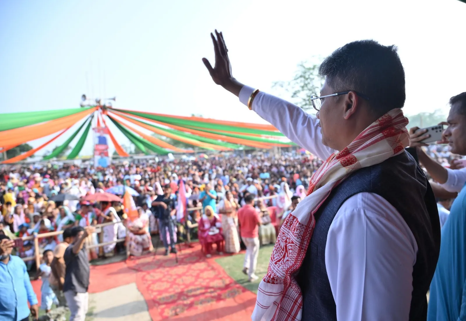 ধিঙত মন্ত্ৰী পীযুষ হাজৰিকা