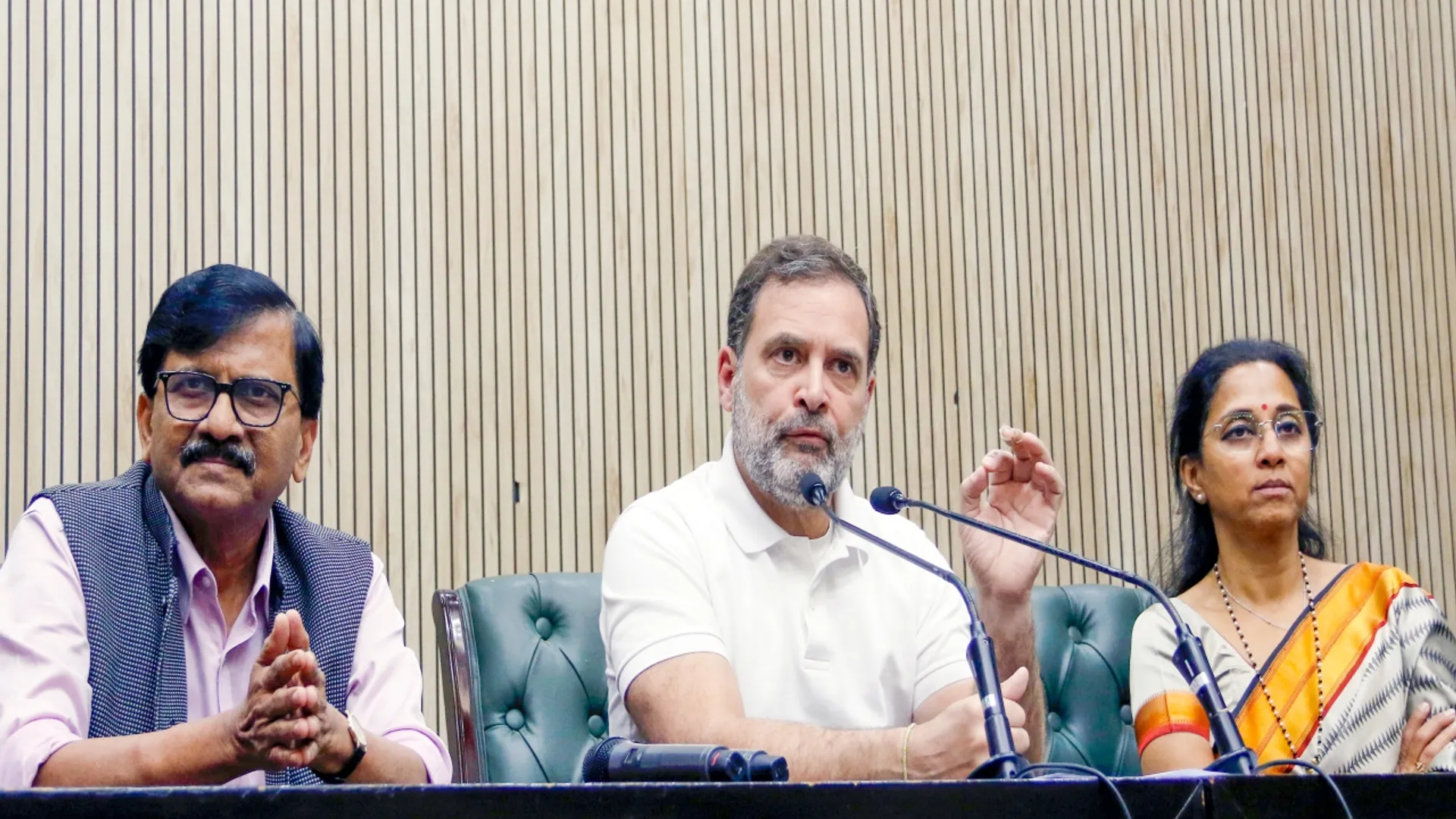 Rahul Gandhi Election Commission, Rahul gandhi, Maharashtra Chunav, राहुल गांधी, संजय राउत, सुप्रिया सुले, चुनाव आयोग से सवाल, Maharashtra Politics News, Maharashtra News, Uddhav Thackeray, uddhav thackeray news, महाराष्ट्र पॉलिटिक्स न्यूज, महाराष्ट्र लेटेस्ट हिंदी न्यूज, एकनाथ शिंदे, दवेंद्र फड़नवीस, 