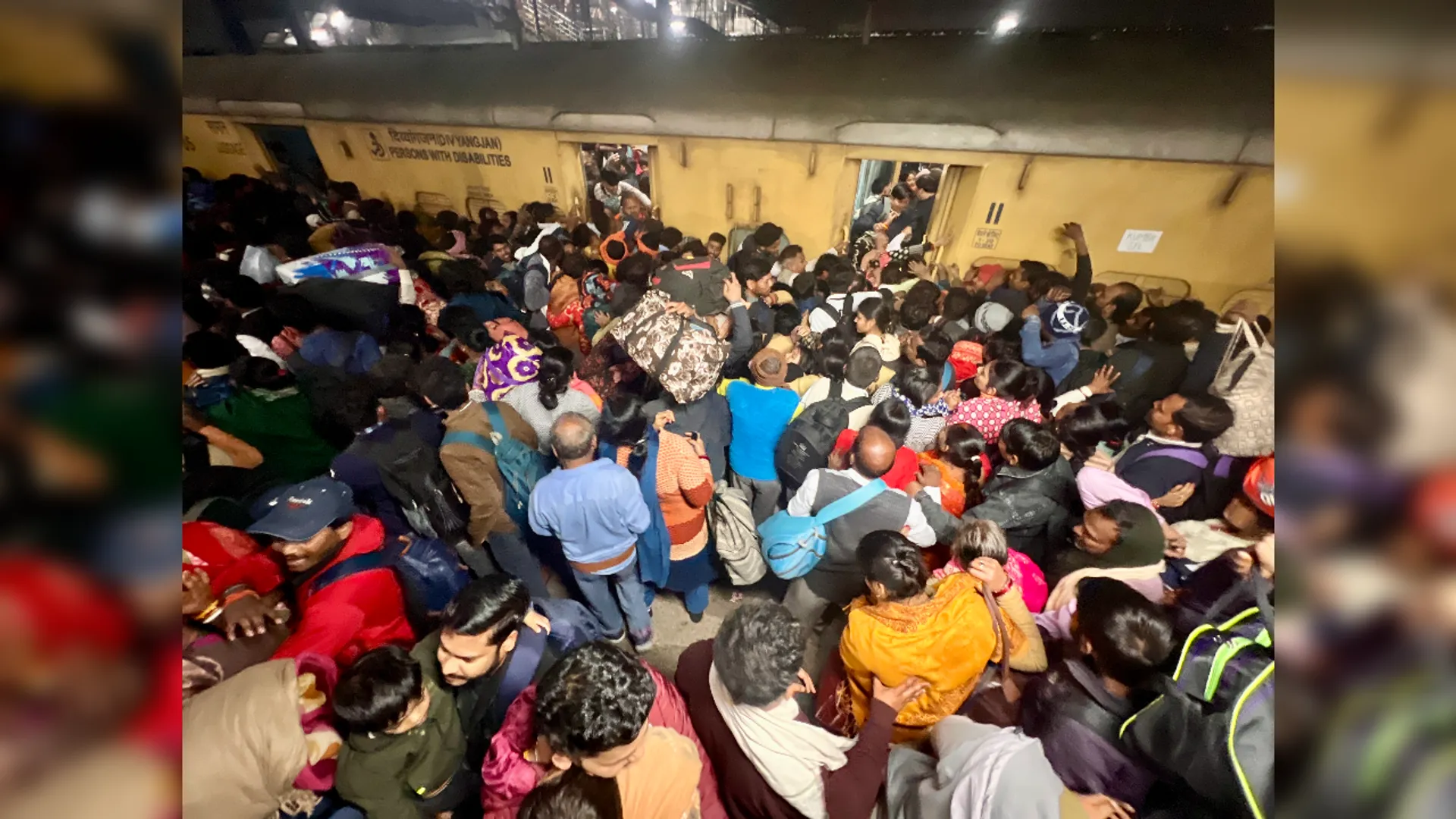 delhi stampede, New Delhi Railway Station stampede, भगदड़, नई दिल्ली भगदड़, महाकुंभ, new delhi stampede, mahakumbh,maha kumbh, new delhi railway station stampede, new delhi stampede news, death toll in delhi stampede, Delhi news