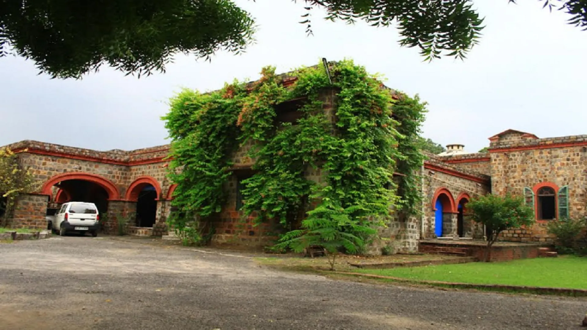 Brother's House