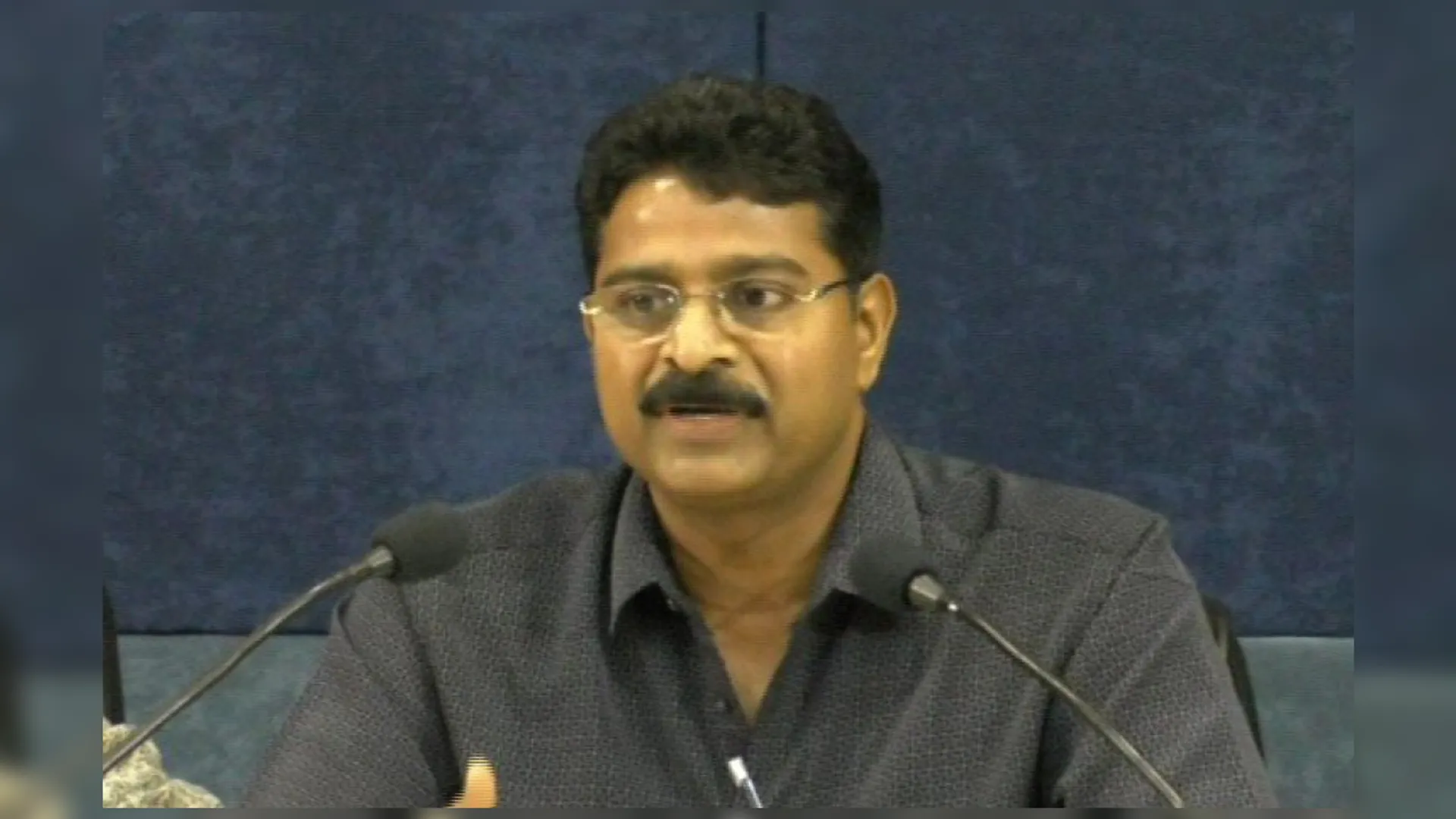Pandurang Madkaikar, Goa minister Pandurang Madkaikar, Pandurang Madkaikar allegation of paying bribe, goa news, hindi news,
