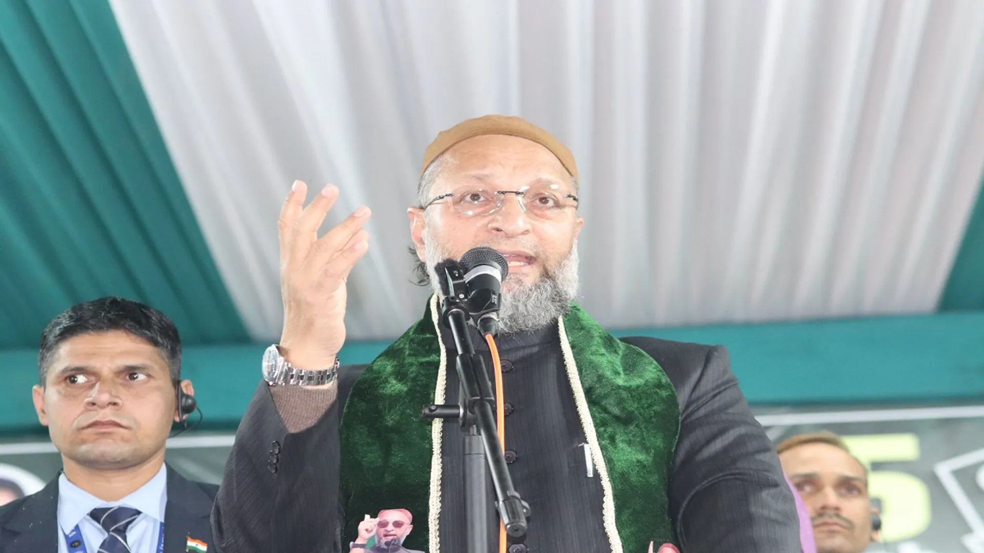 Asaduddin Owaisi jibe at pak pm and army chief, asim munir, shehbaz sharif