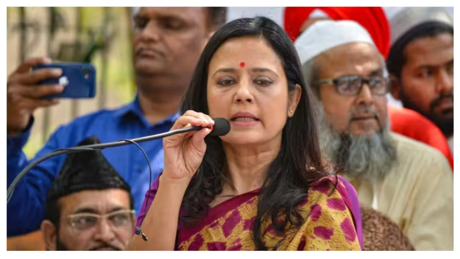 महुआ मोइत्रा