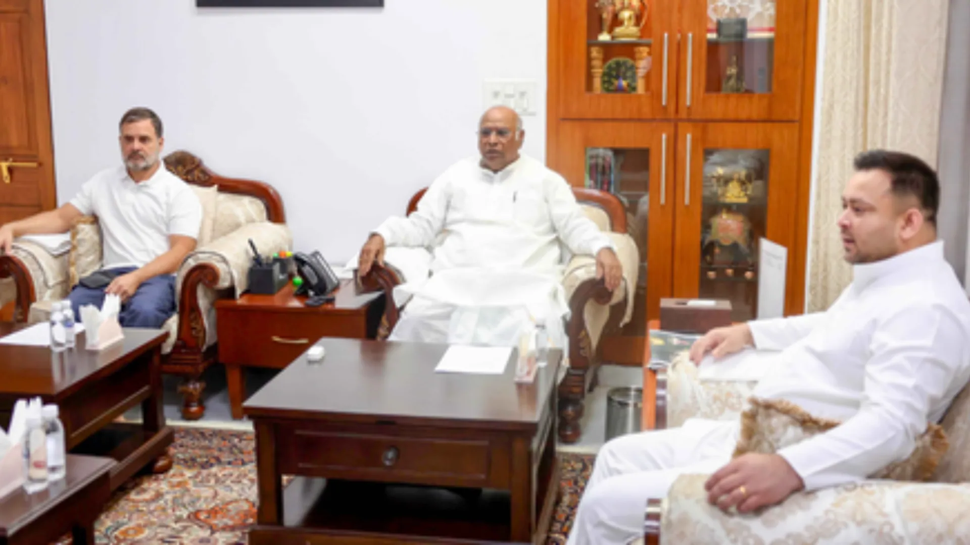 tejaswi meet rahul gandhi in delhi to discuss strategy of bihar assembly election