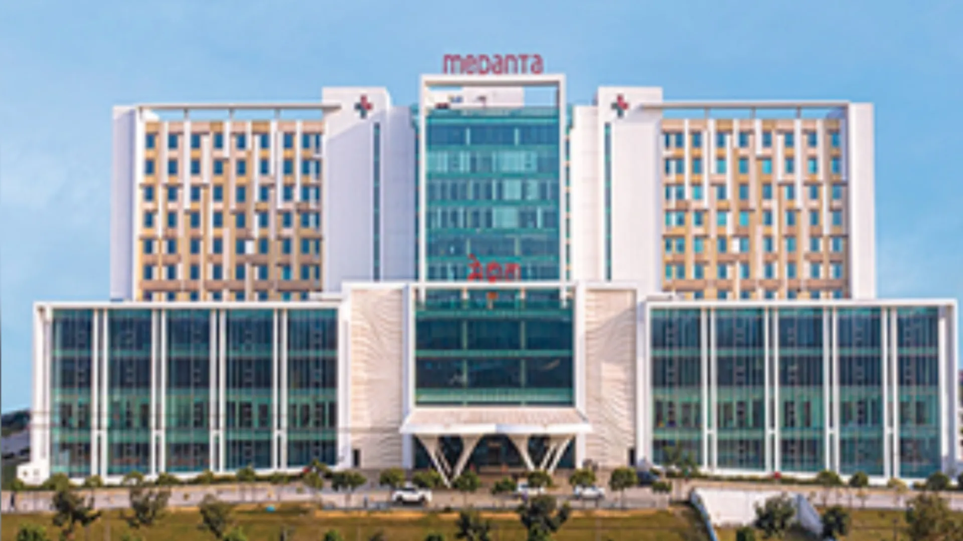what did medanta hospital react on air hostess sexually assaulted on ventilator 