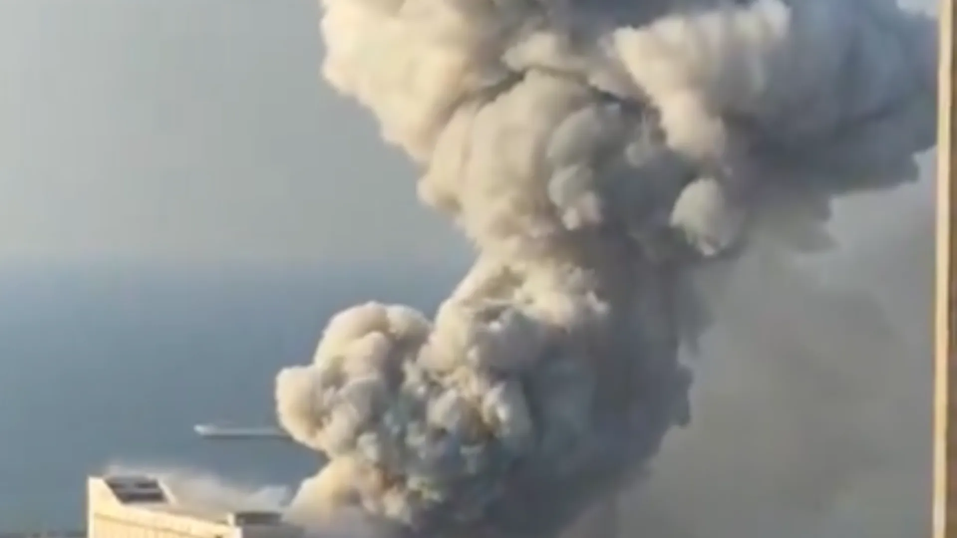 iran explosiuon fire at shahid rajaee port 