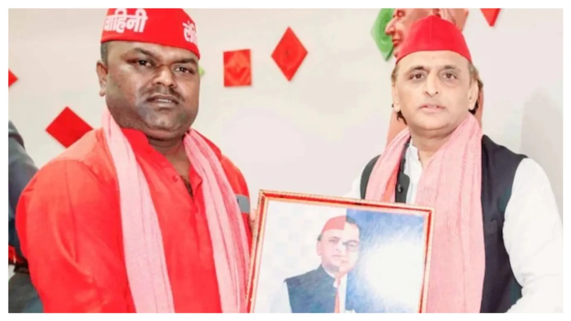  अखिलेश यादव की तस्वीर 