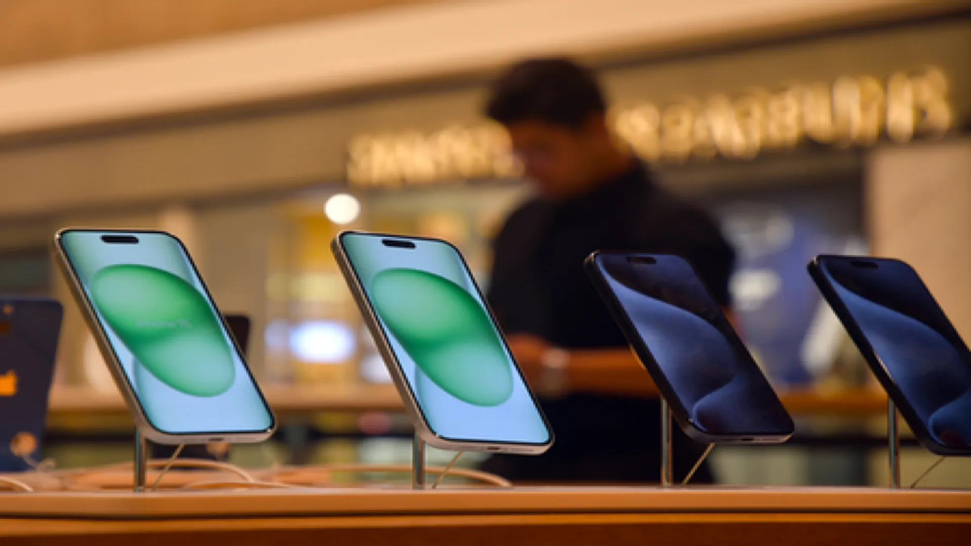 iPhone shipment,Foxconn Bengaluru unit,iPhone to India, 