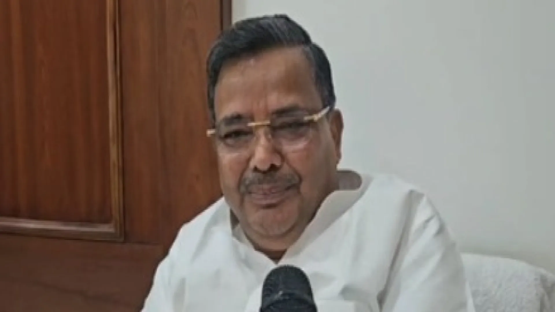 यूपी के पर्यटन एवं संस्कृति मंत्री जयवीर सिंह
