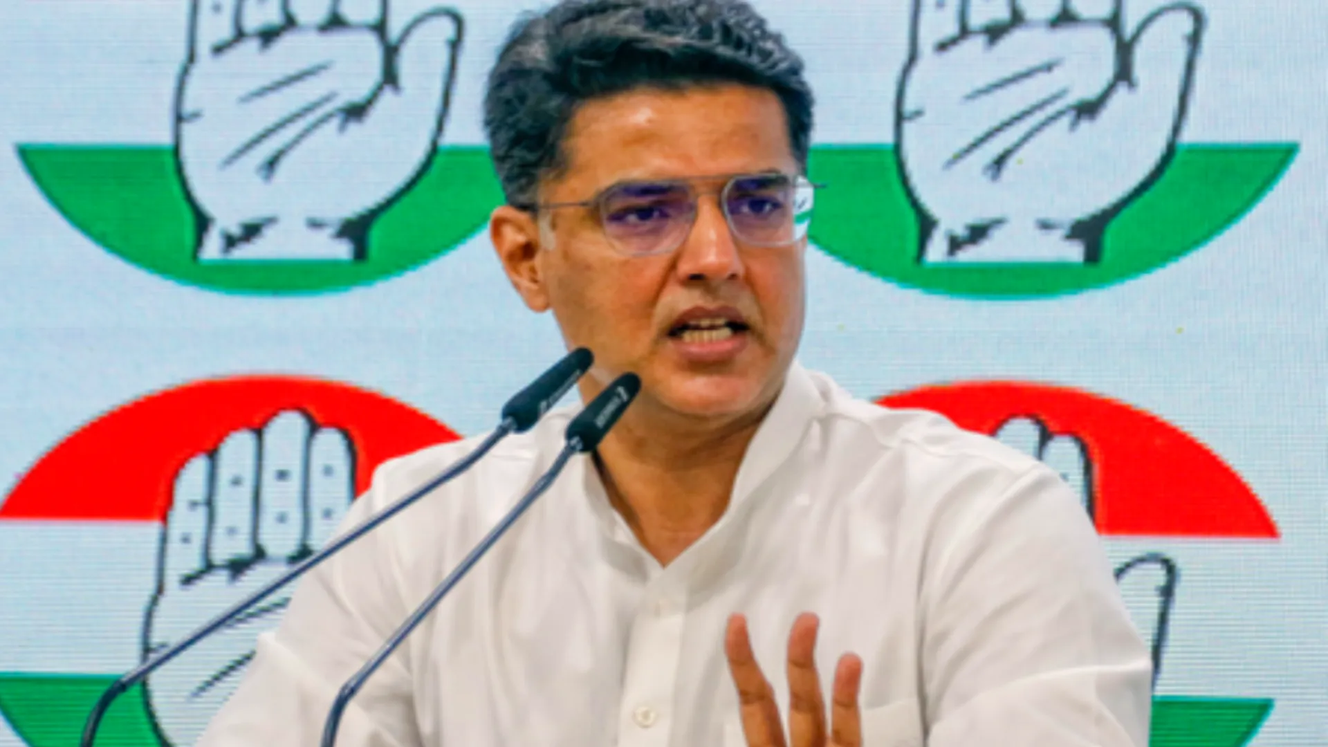 sachin pilot praised indian democracy 