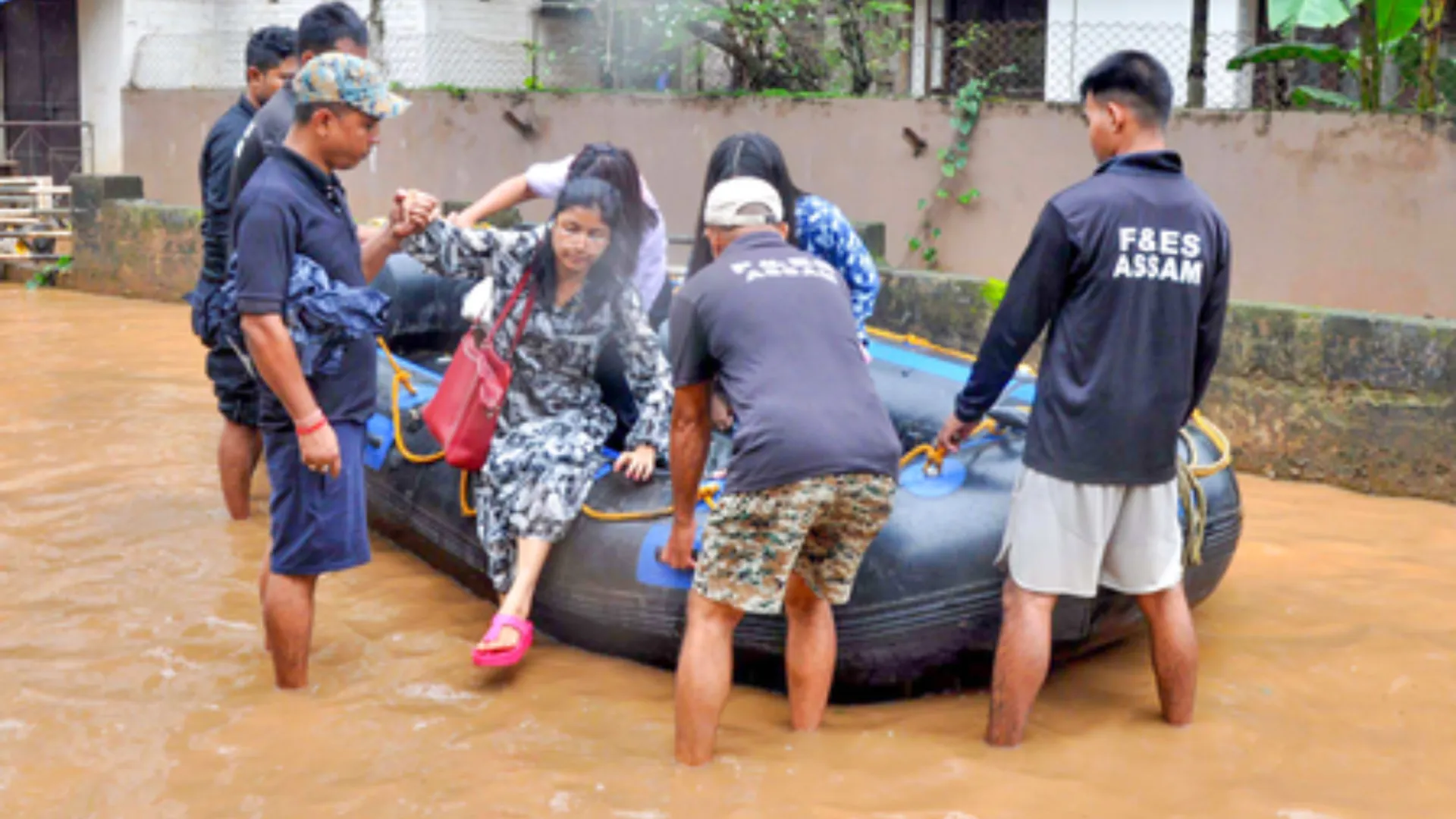 HEAVY RAIN IN NORTH EAST STATES IMD ISSUED RED ALERT