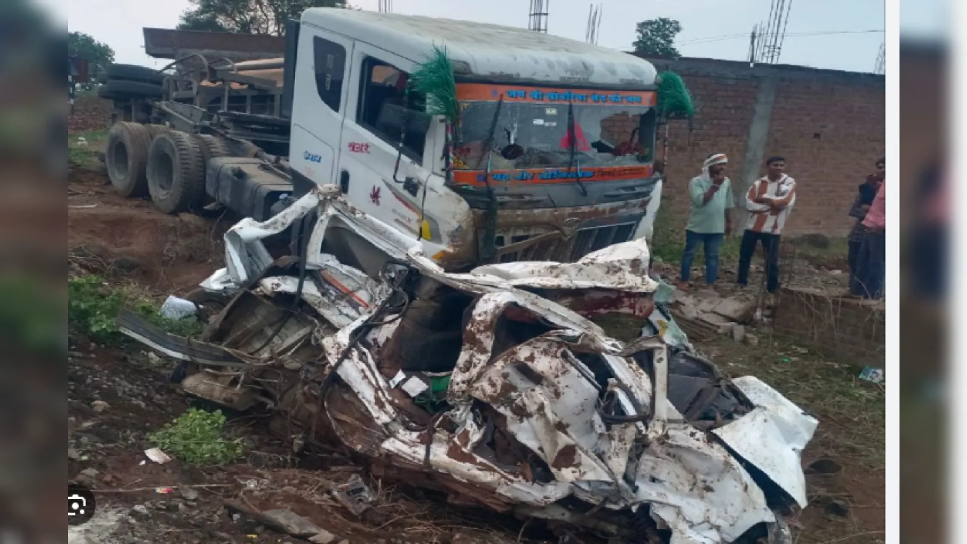 Madhya Pradesh, Jhabua, trailer truck, cement-laden truck, van accident, road accident, nine killed, Ranapur, police,