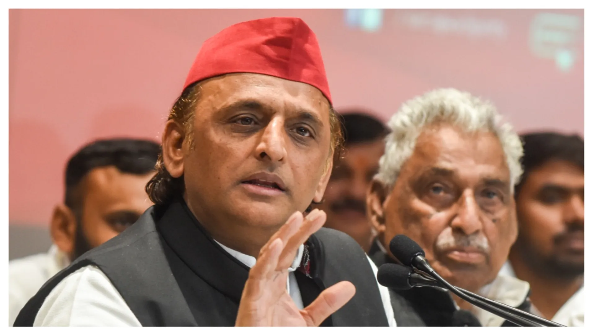 अखिलेश यादव