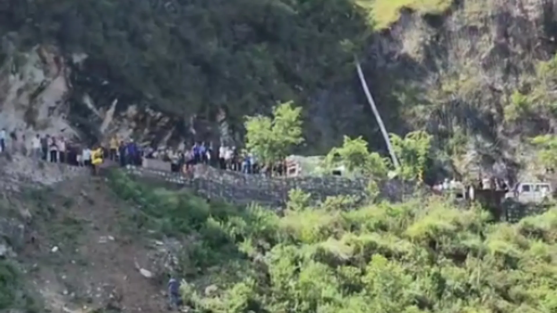 uttrakhand a bus falls into alaknanada river in rudraprayag district several missing