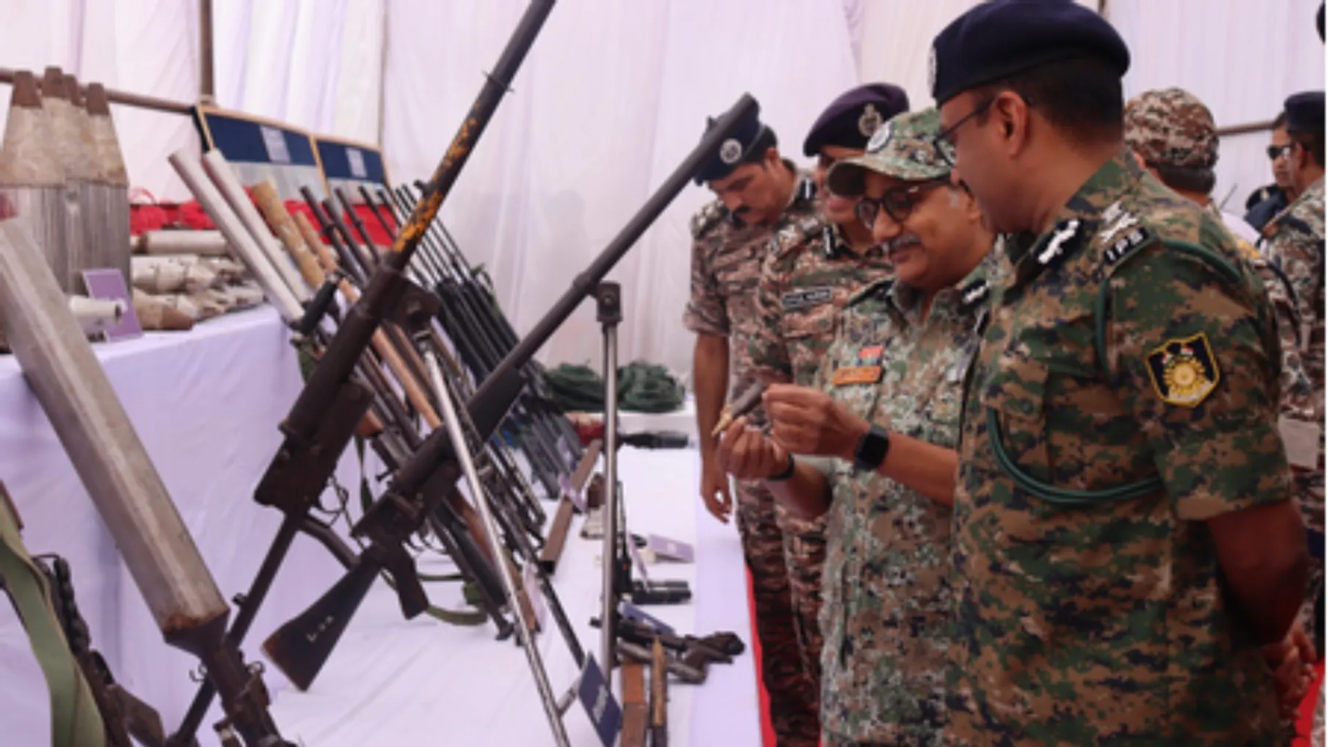 chhattisgarh 23 maoists surrender is sukma districst after 22 maoists surrenderd in narayanpur