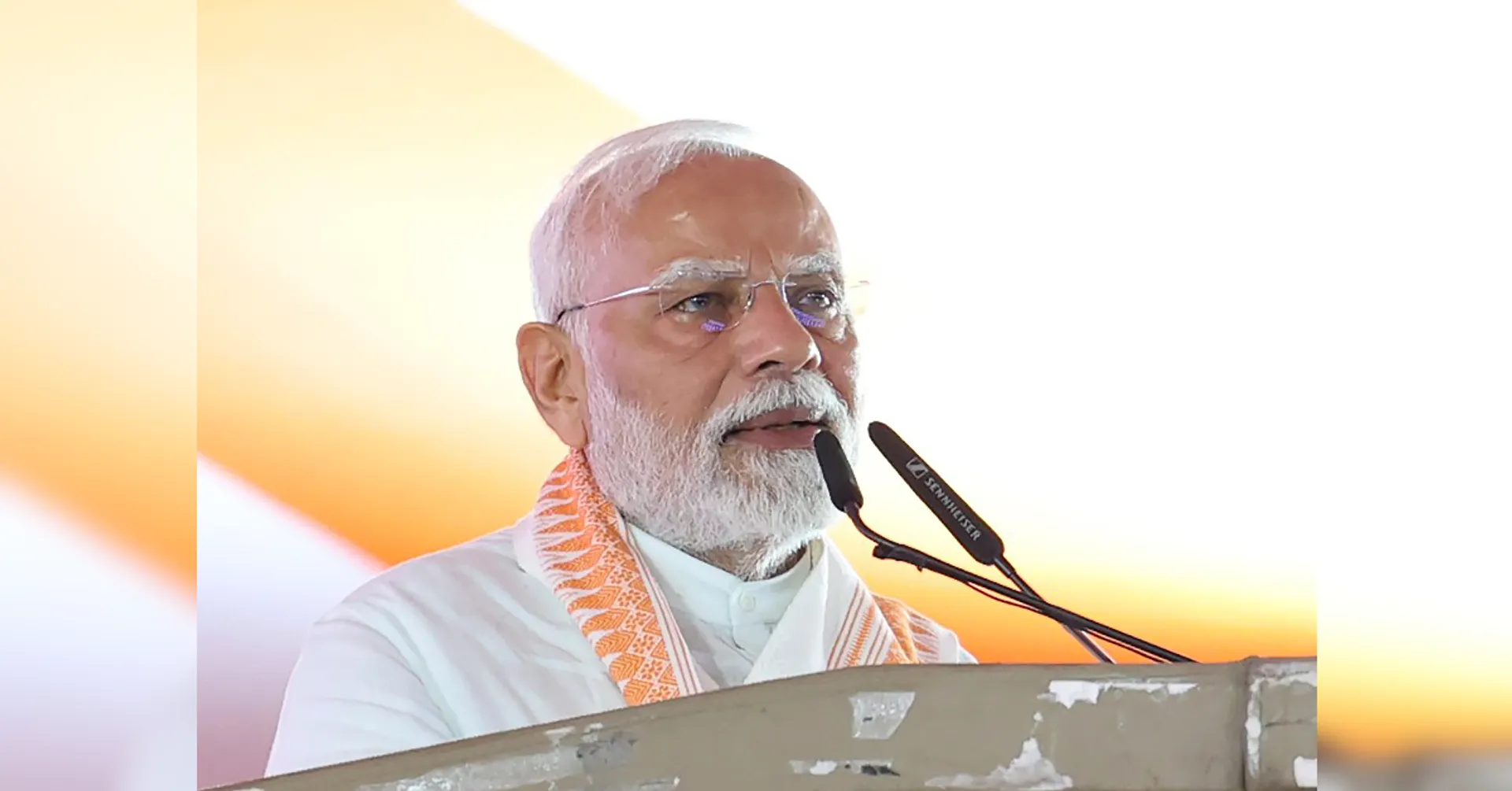 Modi in kolkata