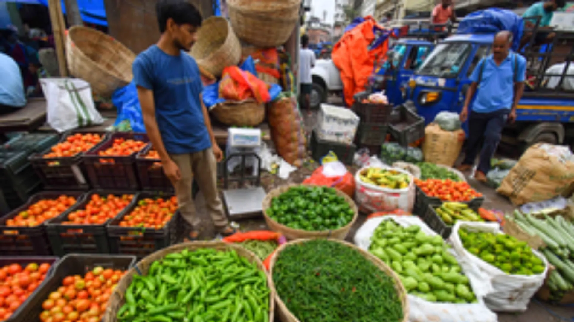 karnataka haveri a small vegetable vendor get gst notice woth 29 lakh rupees