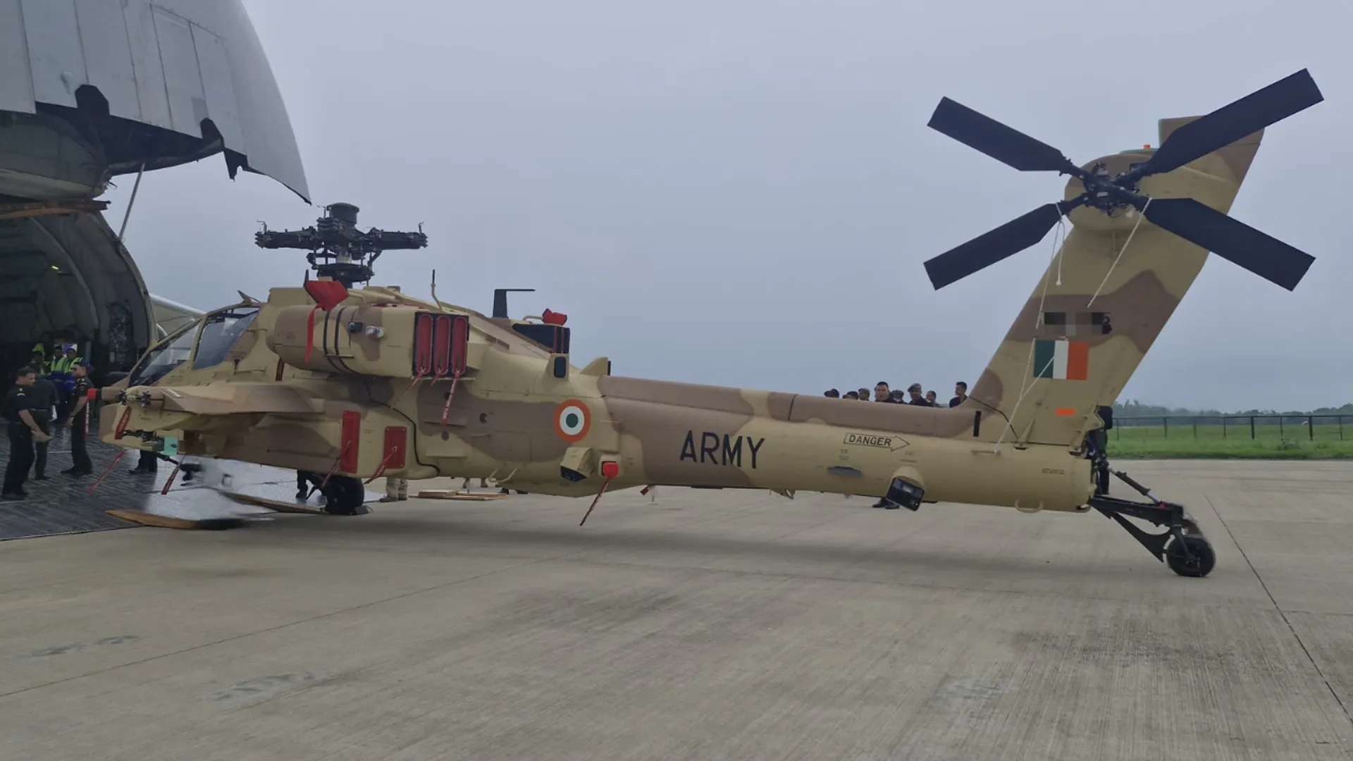 APACHE HELICOPTER ARRIVED AT HINDON AIRBASE GHAZIABAD