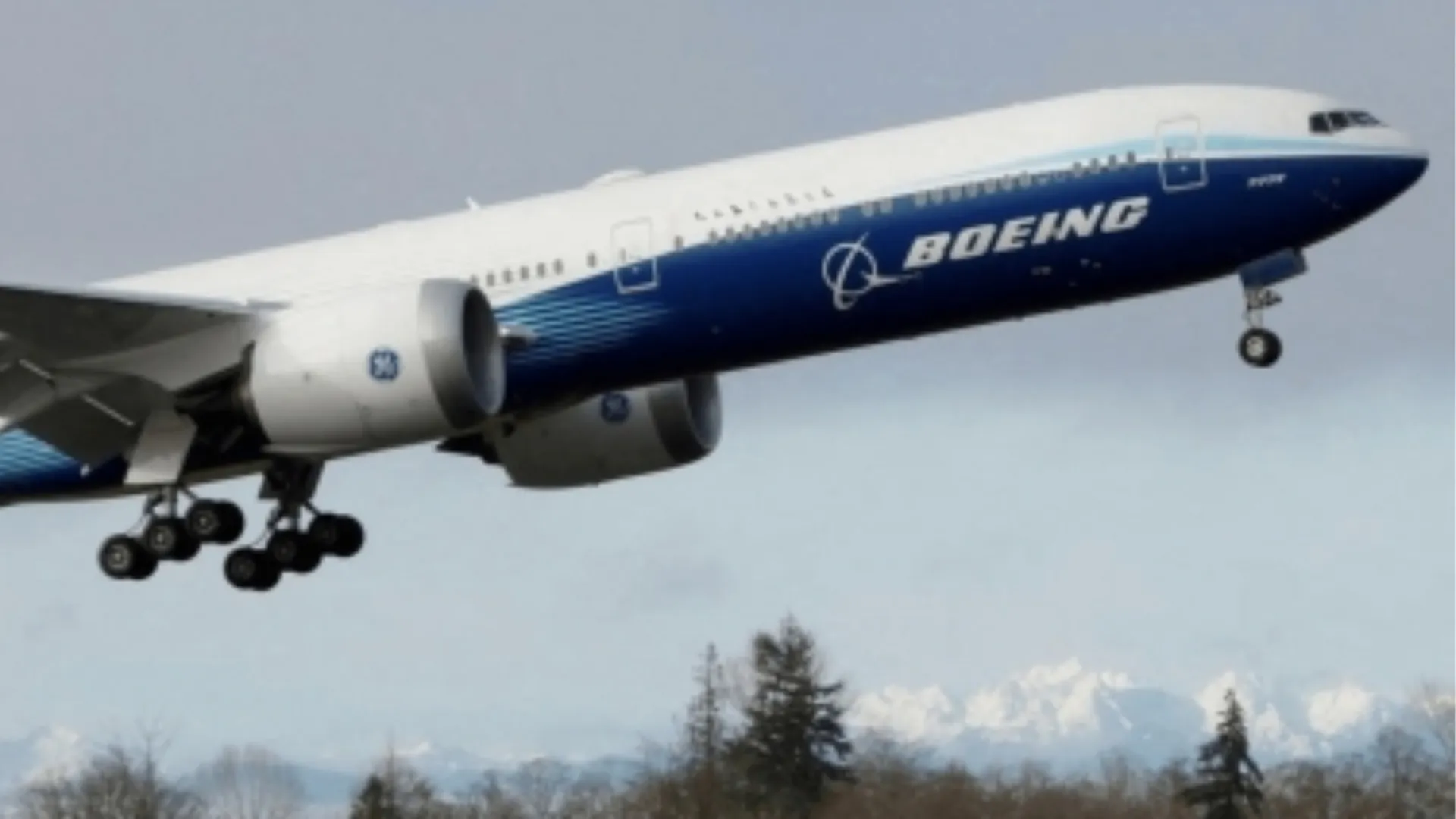 america boeing 787 mayday declare soon after take off passengers scared