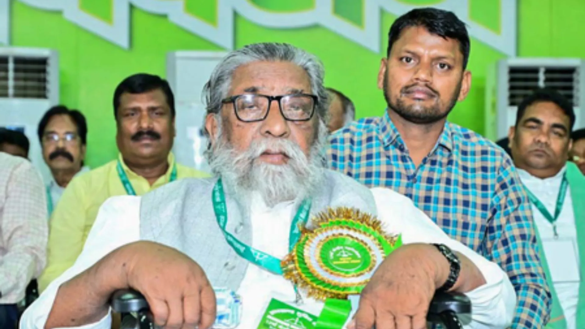 jharkhand former cm shibu soren used to give 20 kores punishment to drunkards beat up money lenders in public court