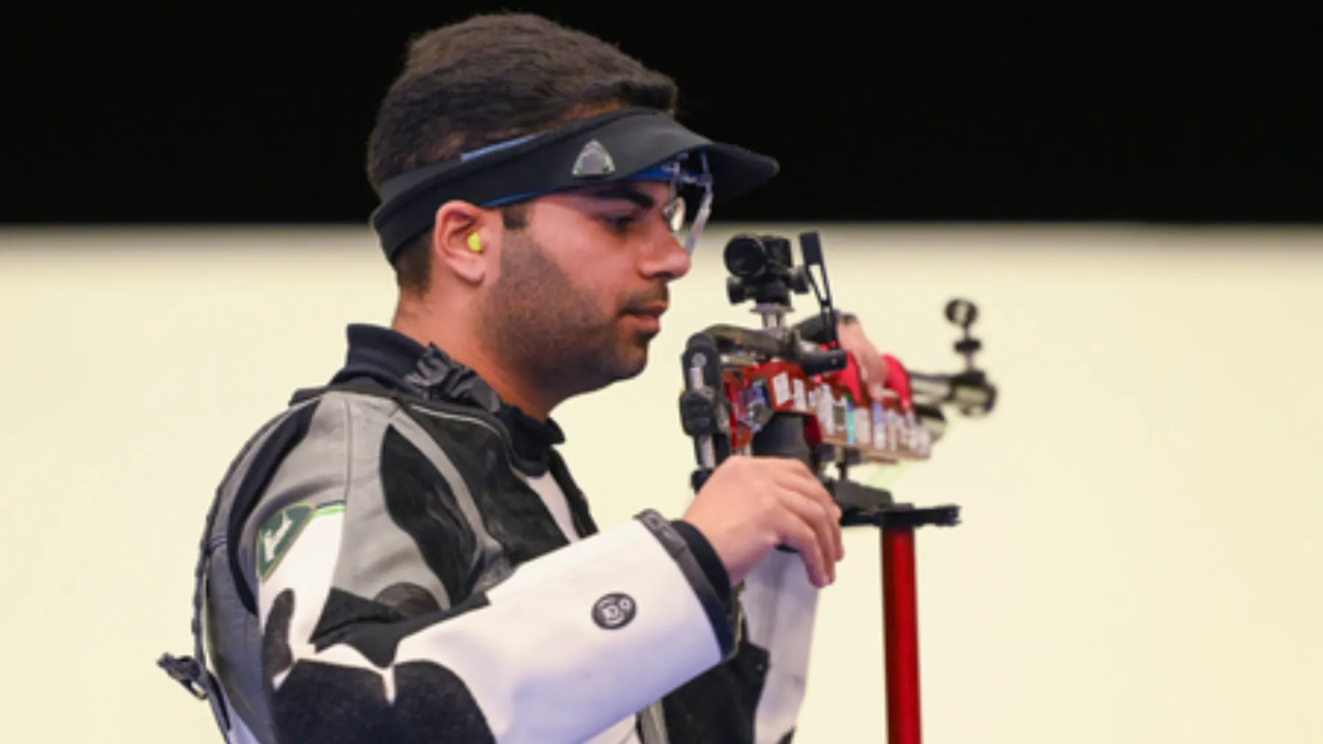 INDIA WON GOLD MEDAL IN ASIAN SHOOTING CHAMPIONSHIP arjun babuta AND Elavenil Valarivan