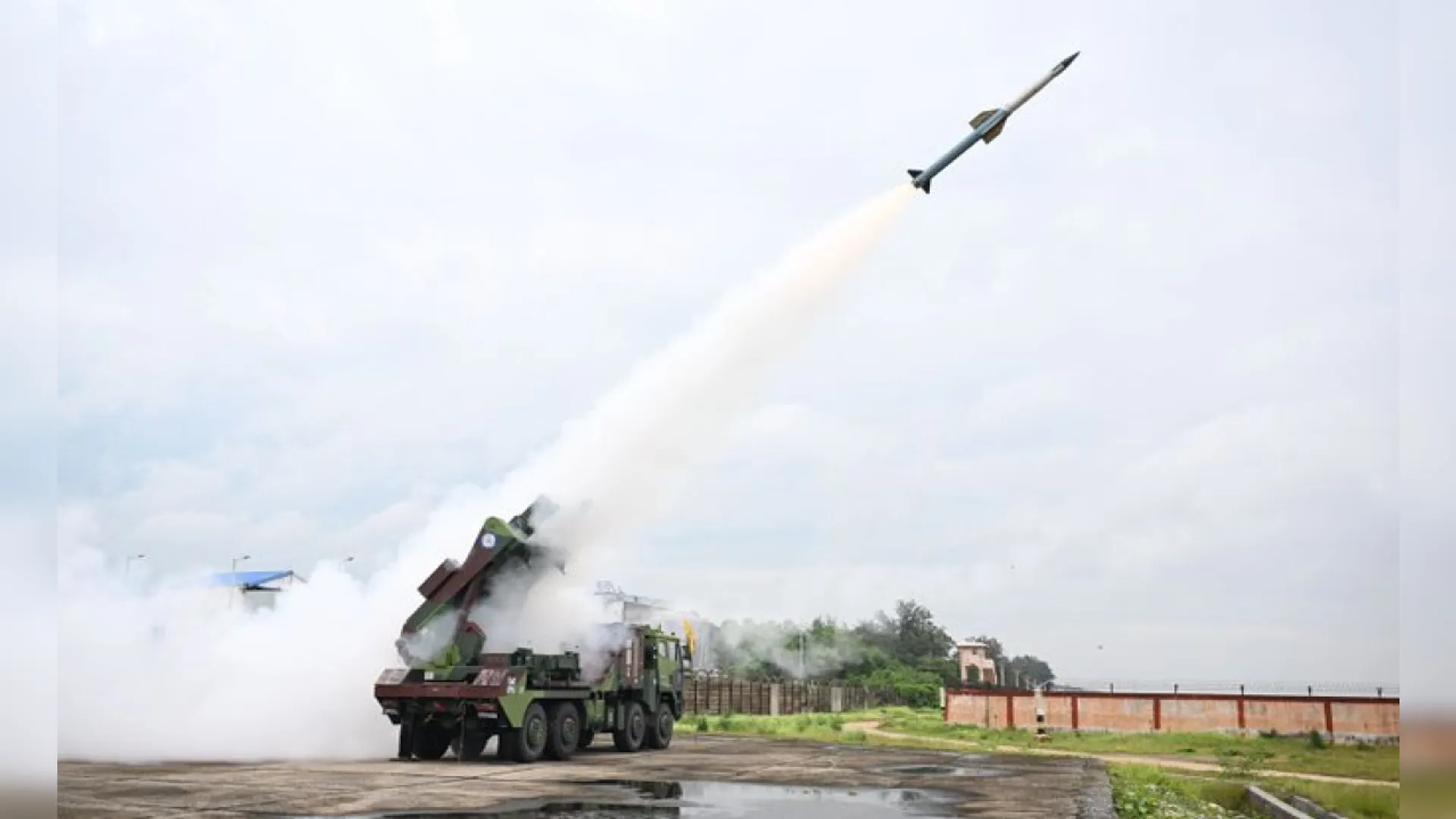 flight Tests of Integrated Air Defence Weapon System