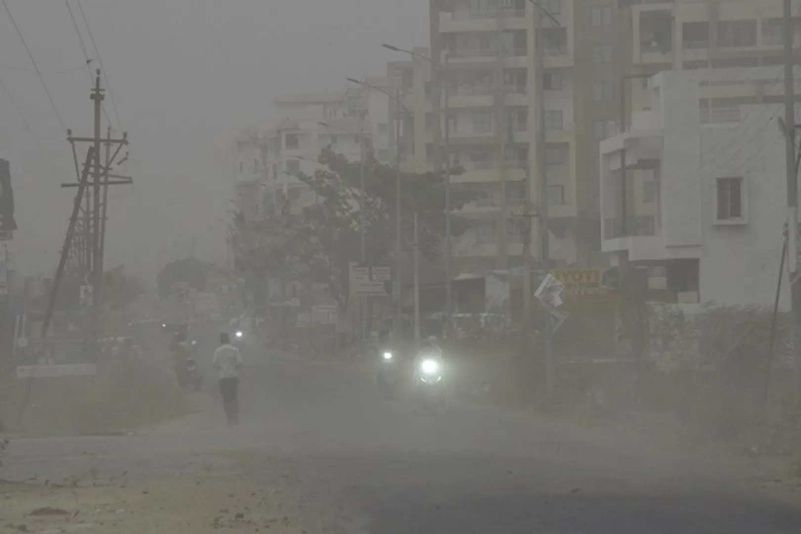 AI used to predict dust storms know about Dust Watcher developed by Chinese scientists