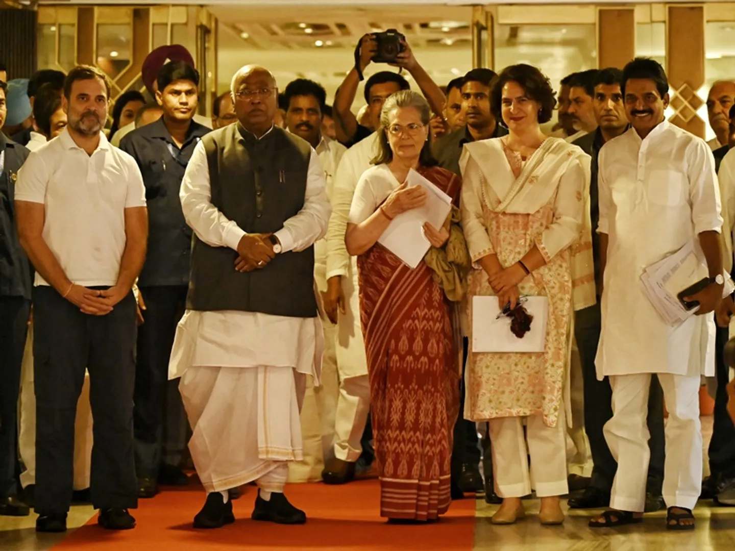 Mallikarjun khadge, rahul gandhi, priyanka gandhi vadra, k c venugopal, mahatma gandhi, belgavi