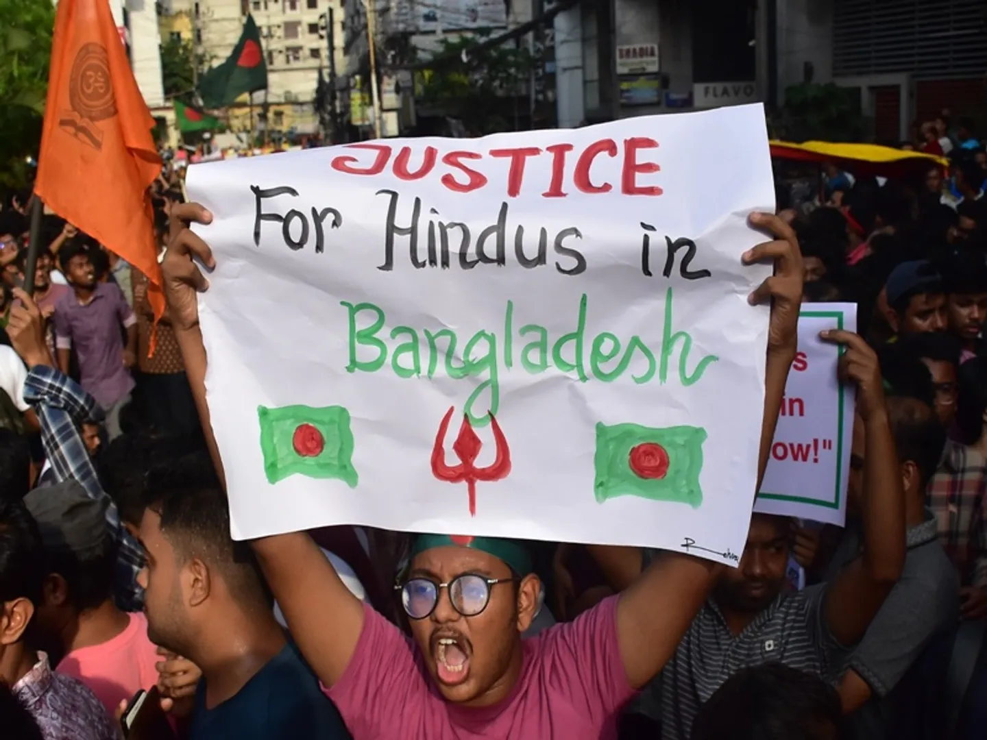 Amidst violence and unrest, Hindus took out a huge protest rally in Bangladesh, more than 7 lakh people took part (file photo)