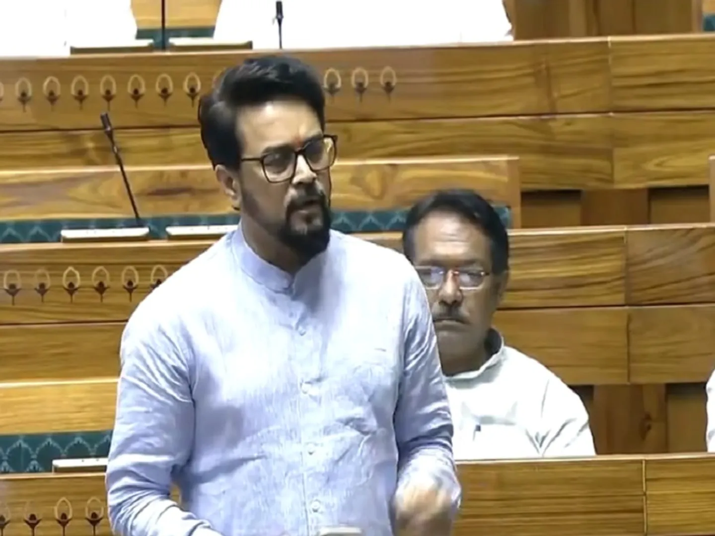 'कांग्रेस और राहुल गांधी बांग्लादेश के हिंदुओं पर चुप क्यों..', अनुराग ठाकुर ने लोकसभा में दागा सवाल