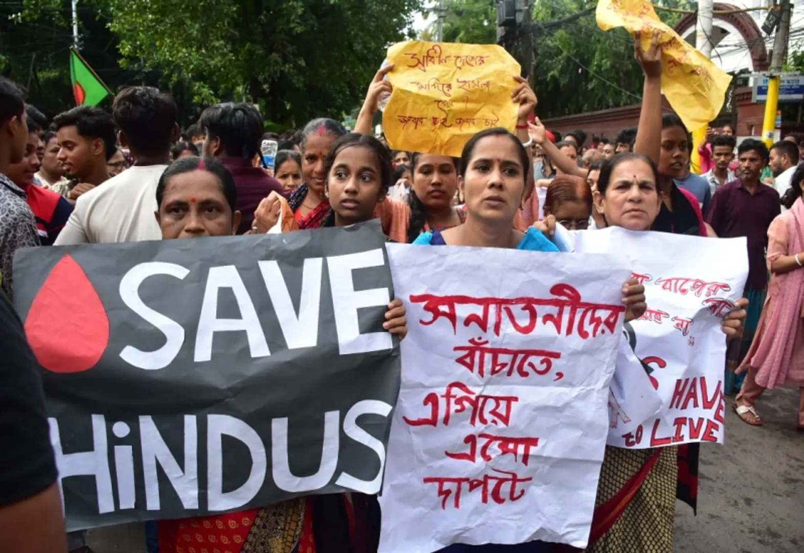 बांग्लादेश में अल्पसंख्यकों के खिलाफ जारी हिंसा अंतरिम सरकार के लिए बनी बड़ी चुनौती