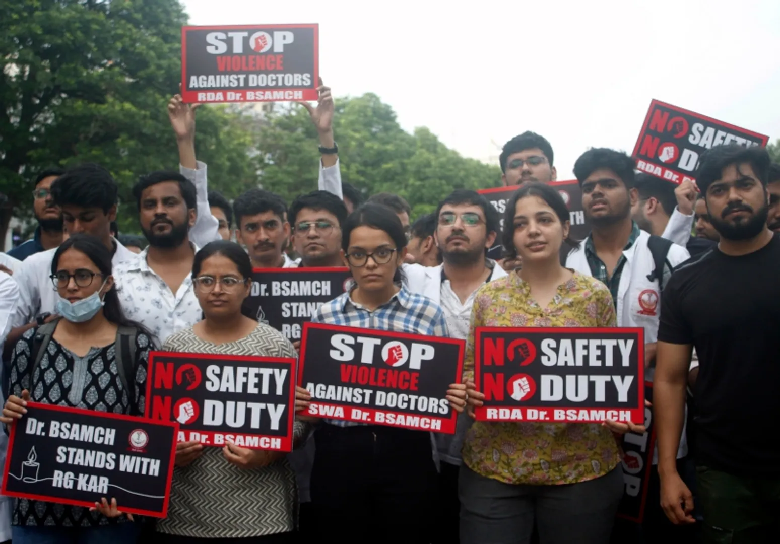 35% डॉक्टरों को नाइट शिफ्ट में सेफ फील नहीं होता, 45% के पास नहीं होता ड्यूटी रूमः सर्वे