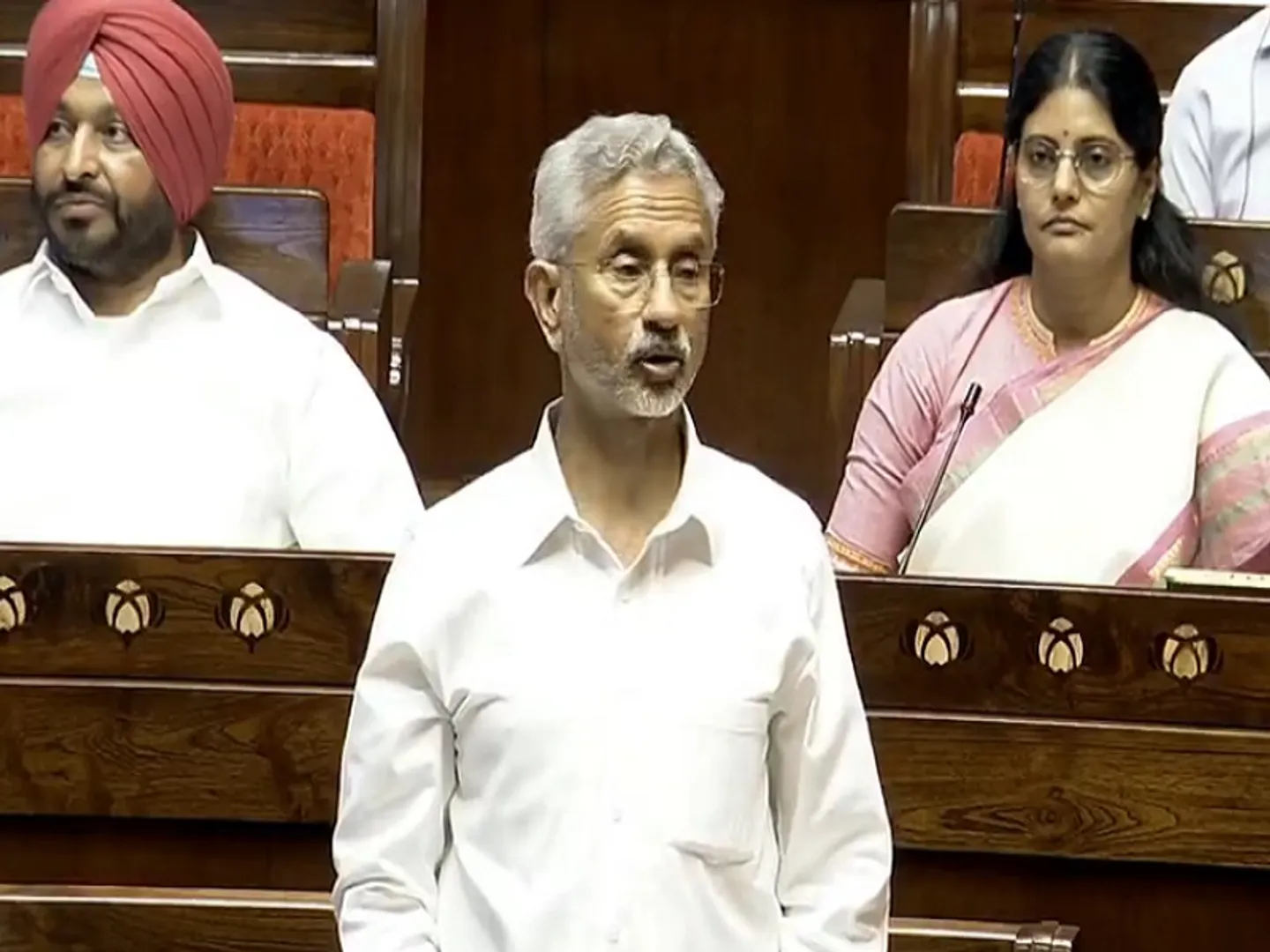 'बांग्लादेश में अल्पसंख्यकों, मंदिरों पर भी हमले हुए...', विदेश मंत्री एस जयशंकर ने संसद में क्या बताया?