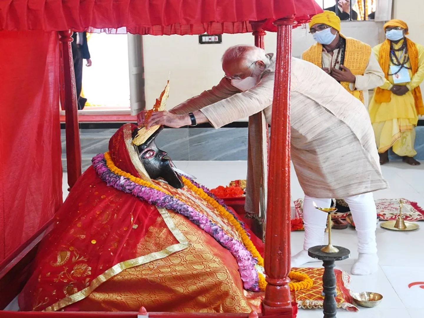 पीएम मोदी की ओर से भेंट किया गया मां काली का सोने का मुकुट बांग्लादेश के मंदिर से चोरी