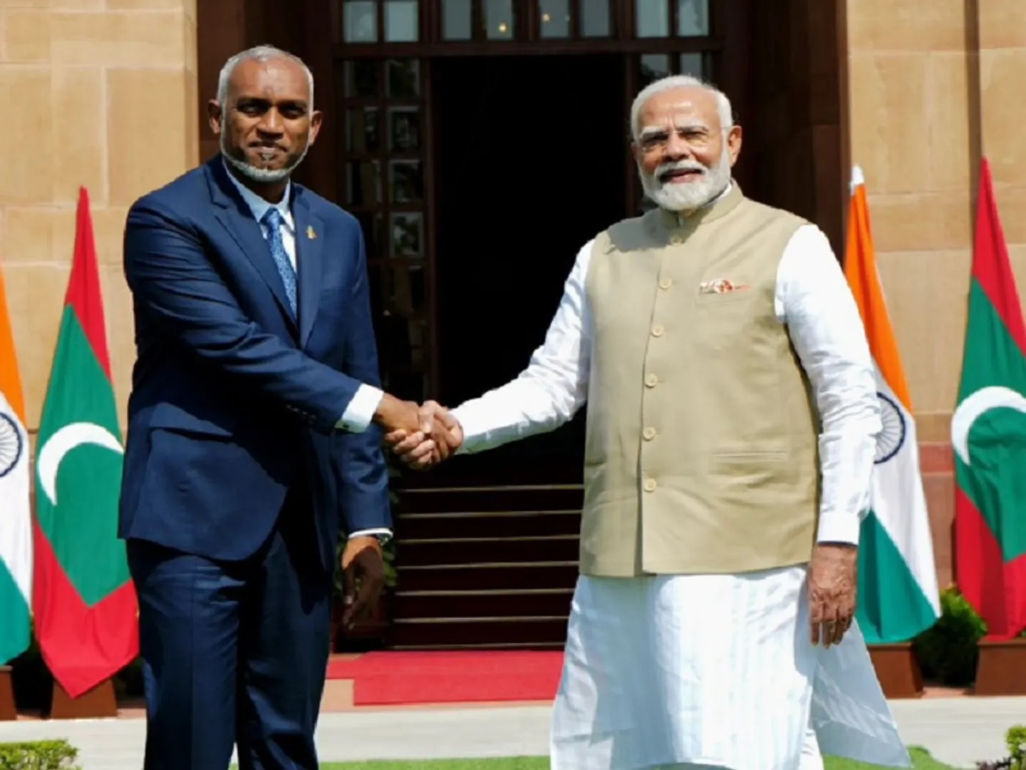 पीएम मोदी और मालदीव के राष्ट्रपति मुइज्जू की मुलाकात में क्या हुआ...किसने क्या कहा?