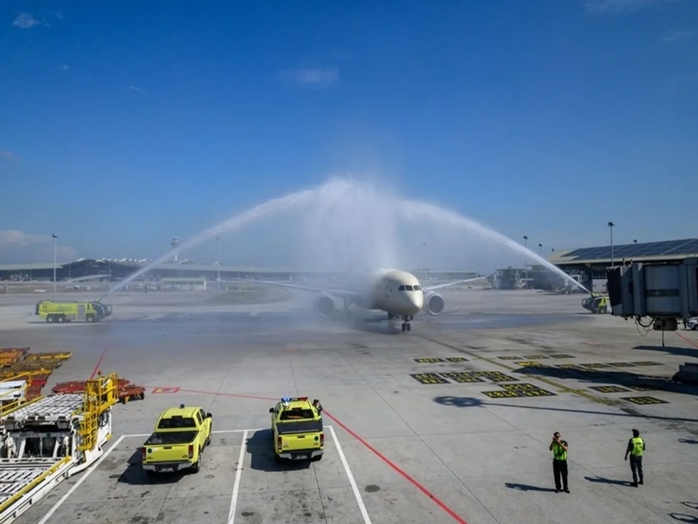 China is building the world's largest artificial-island airport Dalian Jinzhouwan International