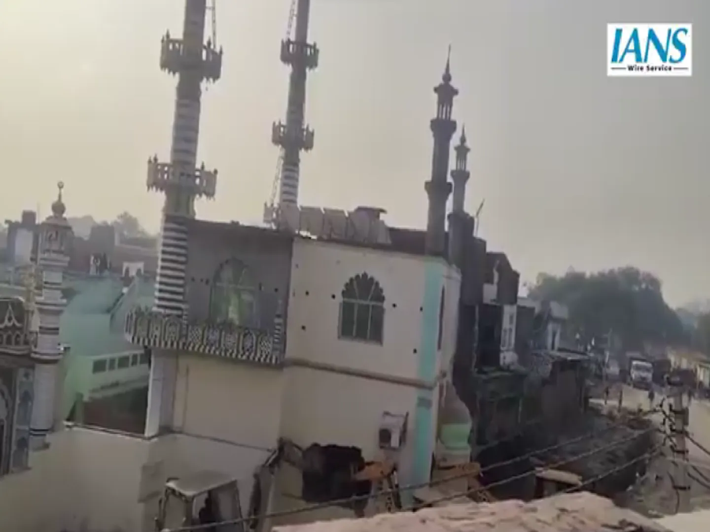 fatehpur masjid demolished, fatehpur noori jama masjid, jama masjid under encroachment, fatehpur news, bulldozer action on fatehpur masjid, bulldozer action on 180 year old fatehpur noori jama masjid, noori jama masjid demolition, 180 year old masjid fatehpur, masjid encroachment fatehpur, fatehpur bulldozer news, high court fatehpur masjid case, fatehpur jama masjid controversy, administrative action fatehpur masjid, fatehpur noori masjid news.