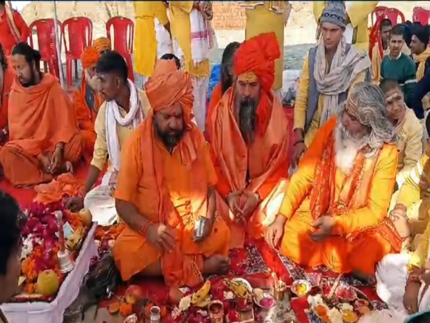 महाकुंभः श्री पंचायती महानिवासी अखाड़ा ने आवंटित भूमि पर किया भूमि पूजन, अनुष्ठानों का सिलसिला शुरू