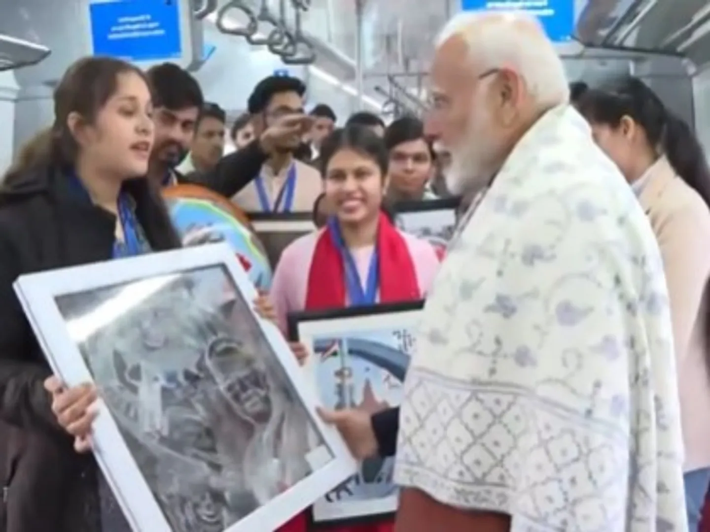 पीएम मोदी ने 'नमो भारत' कॉर‍िडोर के दिल्ली रूट का किया उद्घाटन, क्यूआर कोड से टिकट बुक कर किया सफर