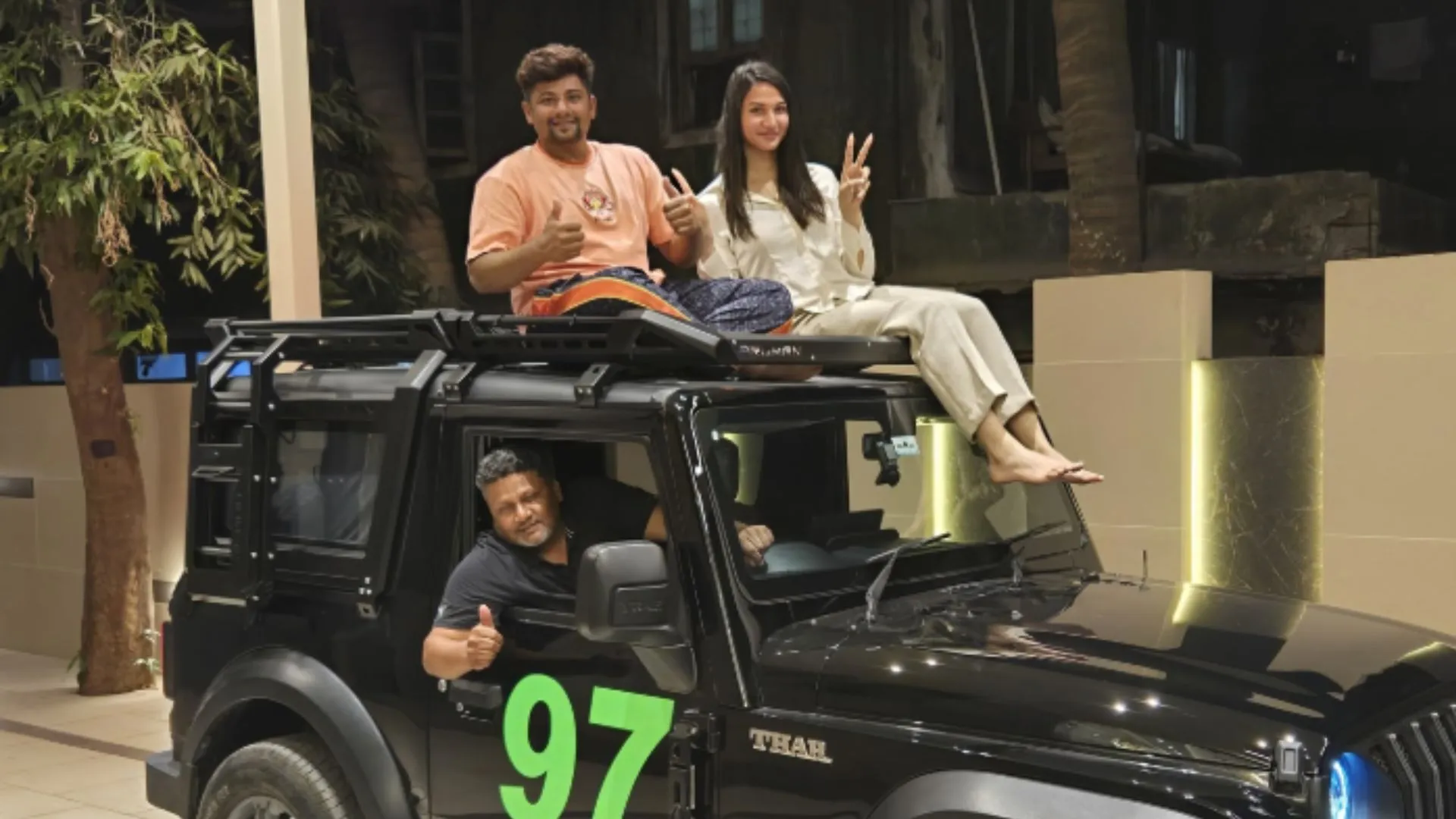Ananya Bangar ने टीम इंडिया के इस खिलाड़ी के घर पहुंची