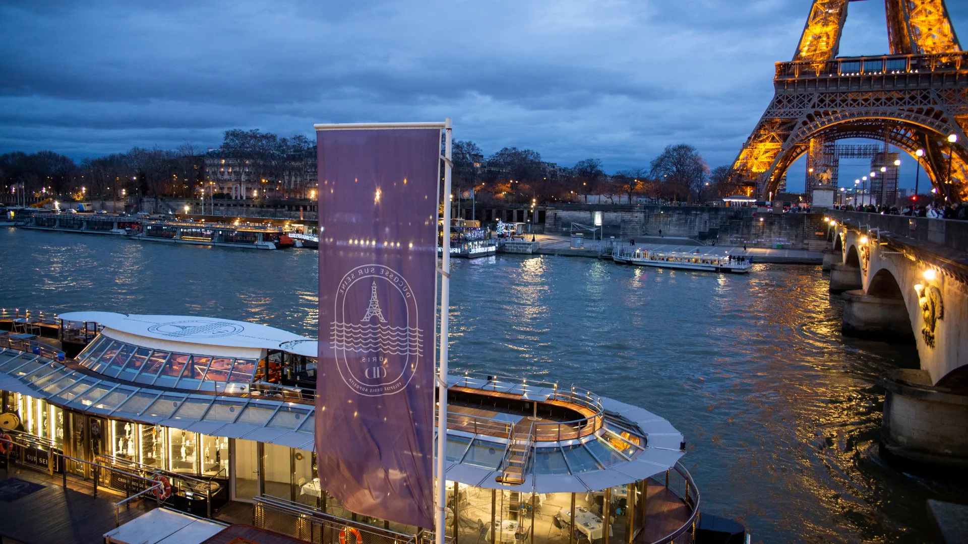  Paris   